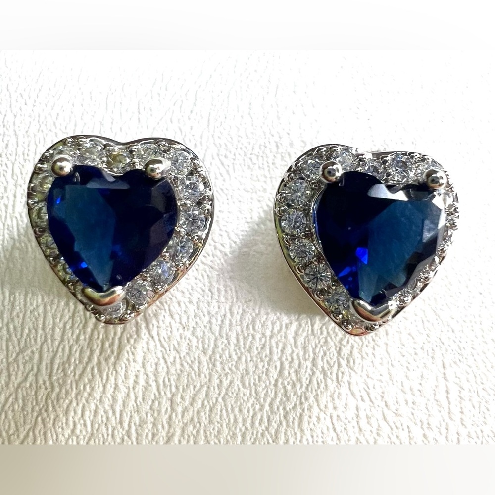 Silver Halo Heart earrings
